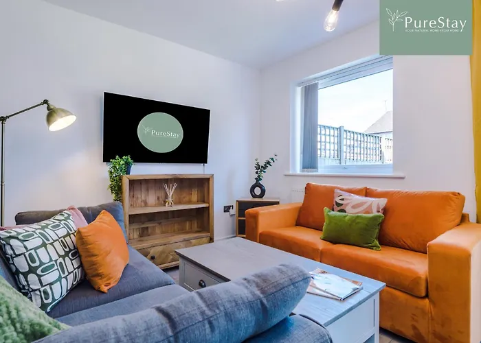 Stunning House In Manchester For Business & Leisure - Wi-Fi & Parking By Purestay Serviced Accommodation