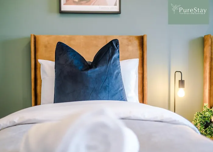 Stunning House In Manchester For Business & Leisure - Wi-Fi & Parking By Purestay Serviced Accommodation